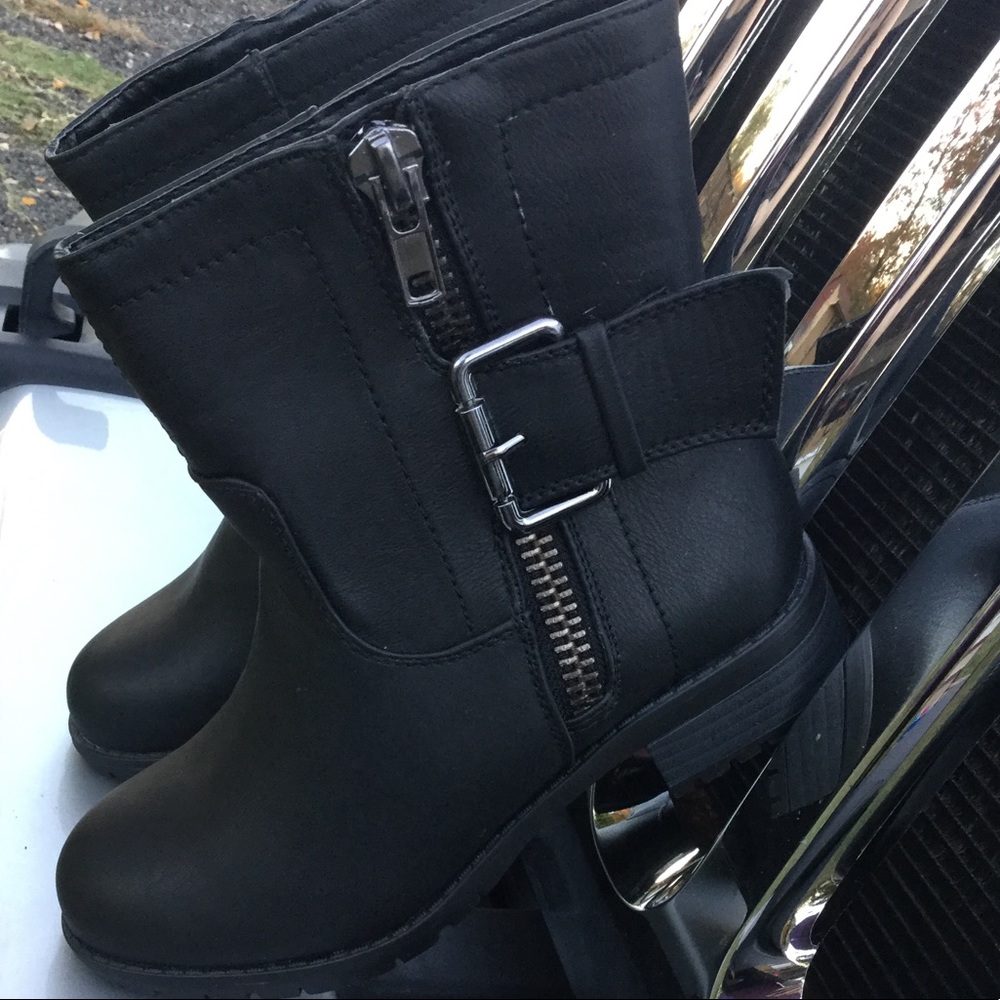 SALE!! BRAND NEW Booties - Picture 3 of 8