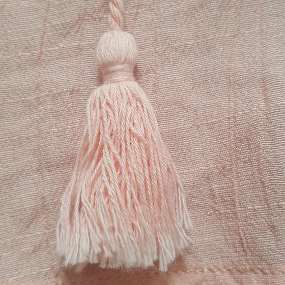 🎉HP🎉Pink Ruffle Top - Picture 3 of 5