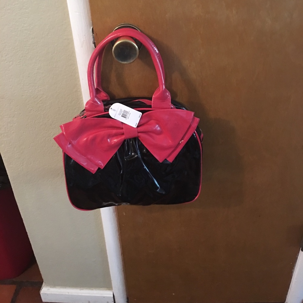 Jessica Simpson makeup bag