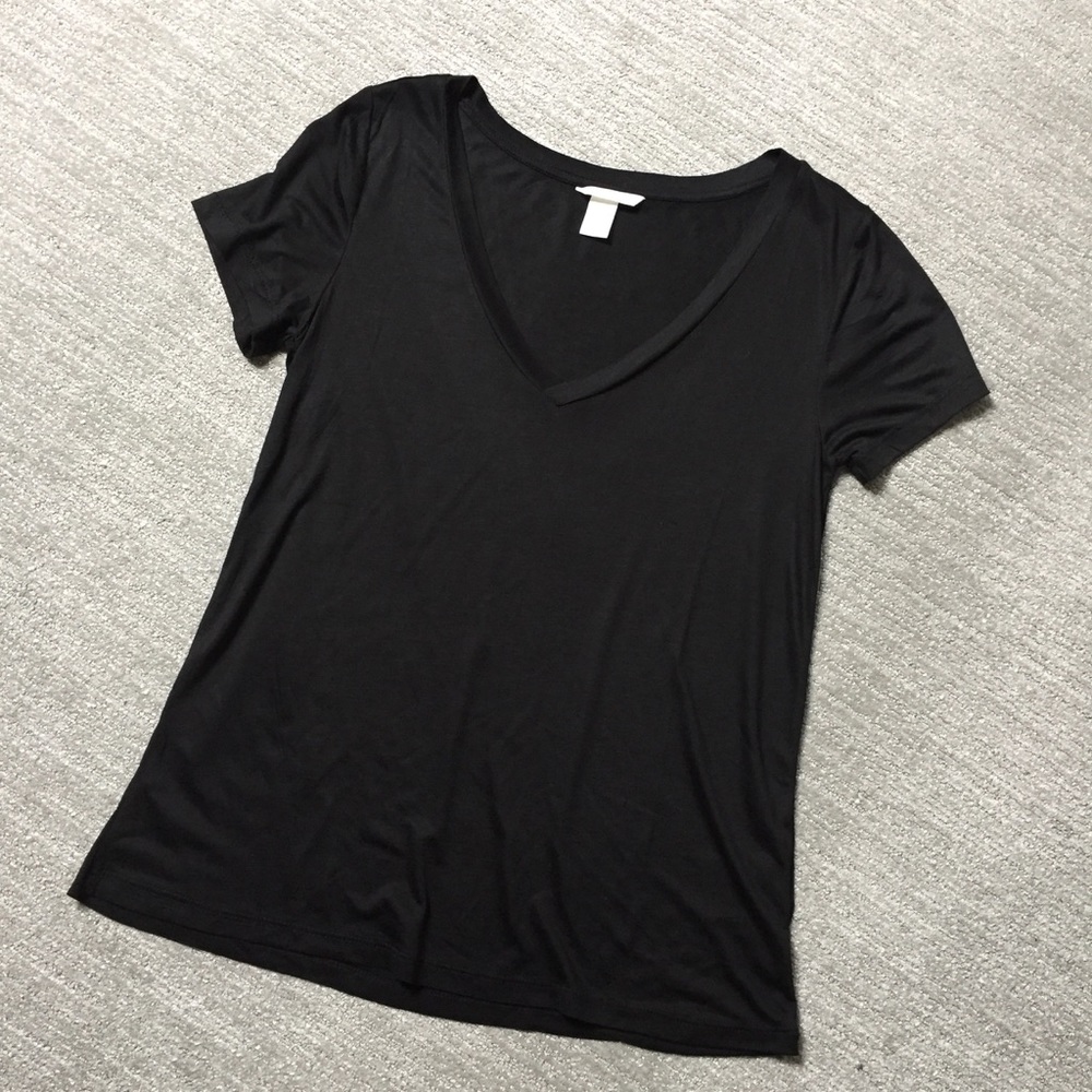 NWOT H&M Black Basic V-Neck Tee