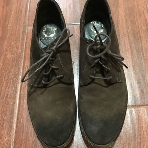 Women’s Ariat distressed sample shoes