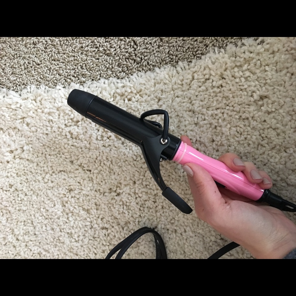 Plug in Ged traveling size curling iron