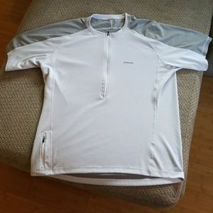 Patagonia light weight half zip shirt - XL