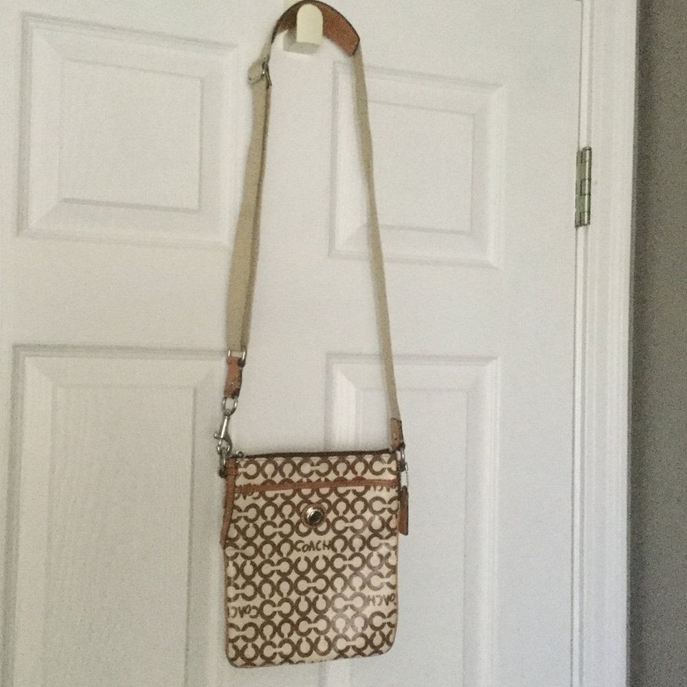 Authentic COACH crossbody - Picture 2 of 7
