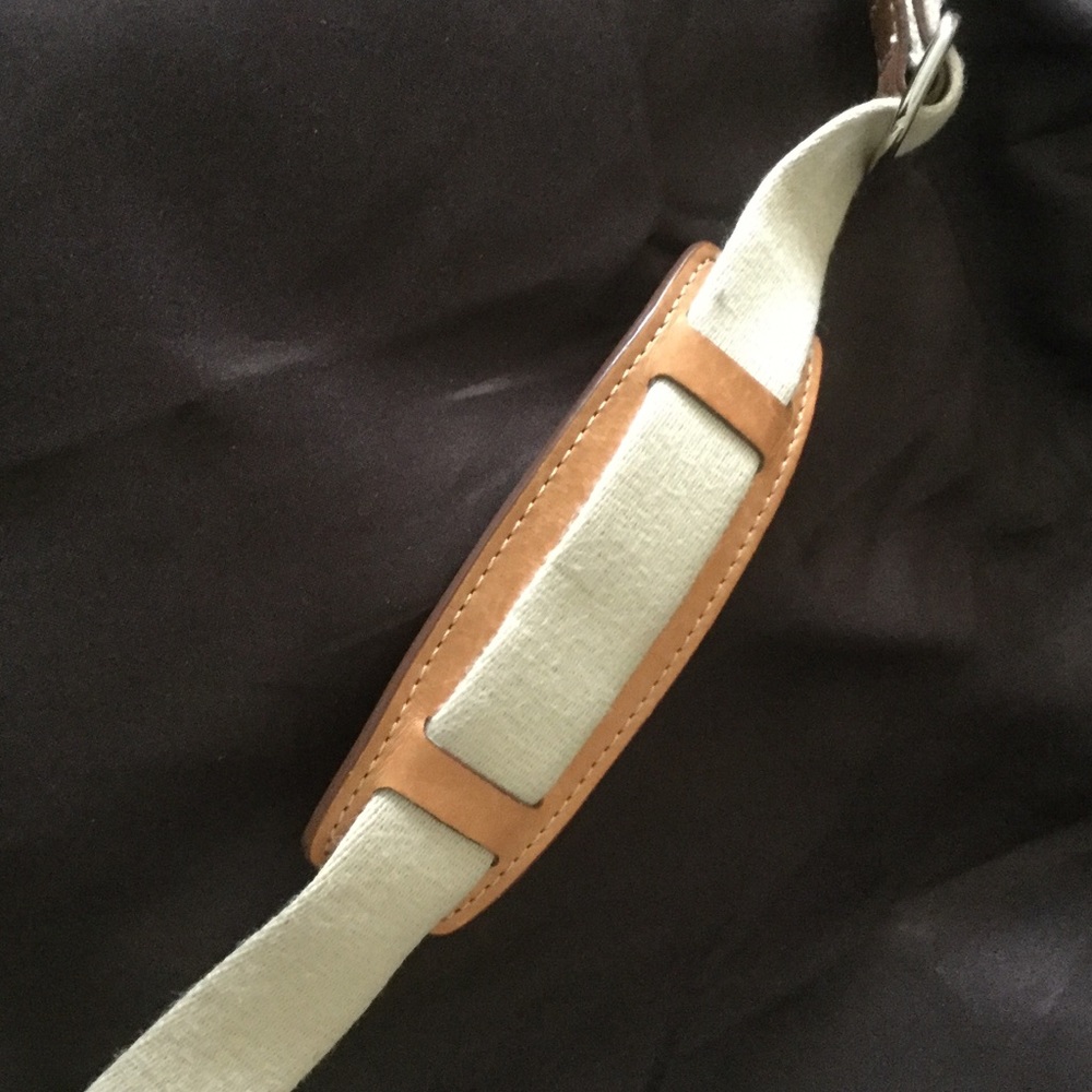 Authentic COACH crossbody - Picture 6 of 7