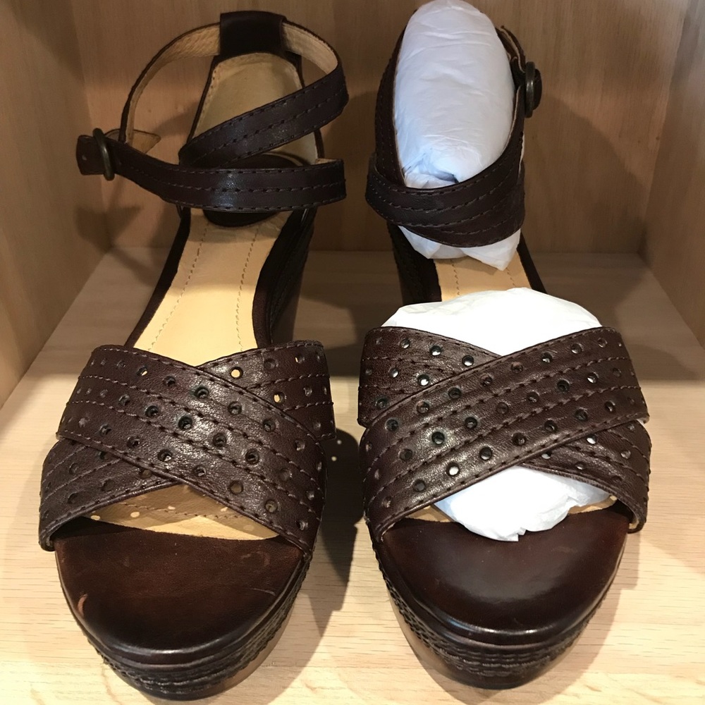 Frye Carlie Perf sandal wedges