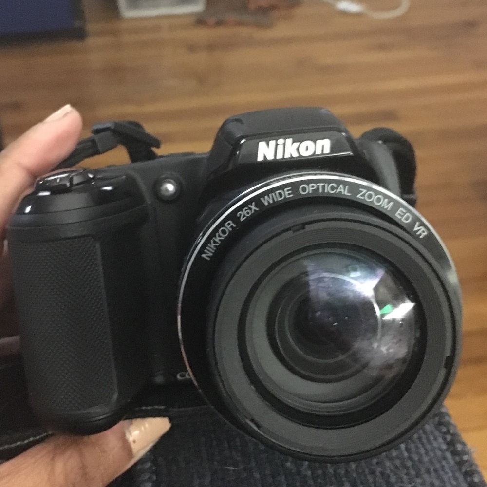 Nikon L810