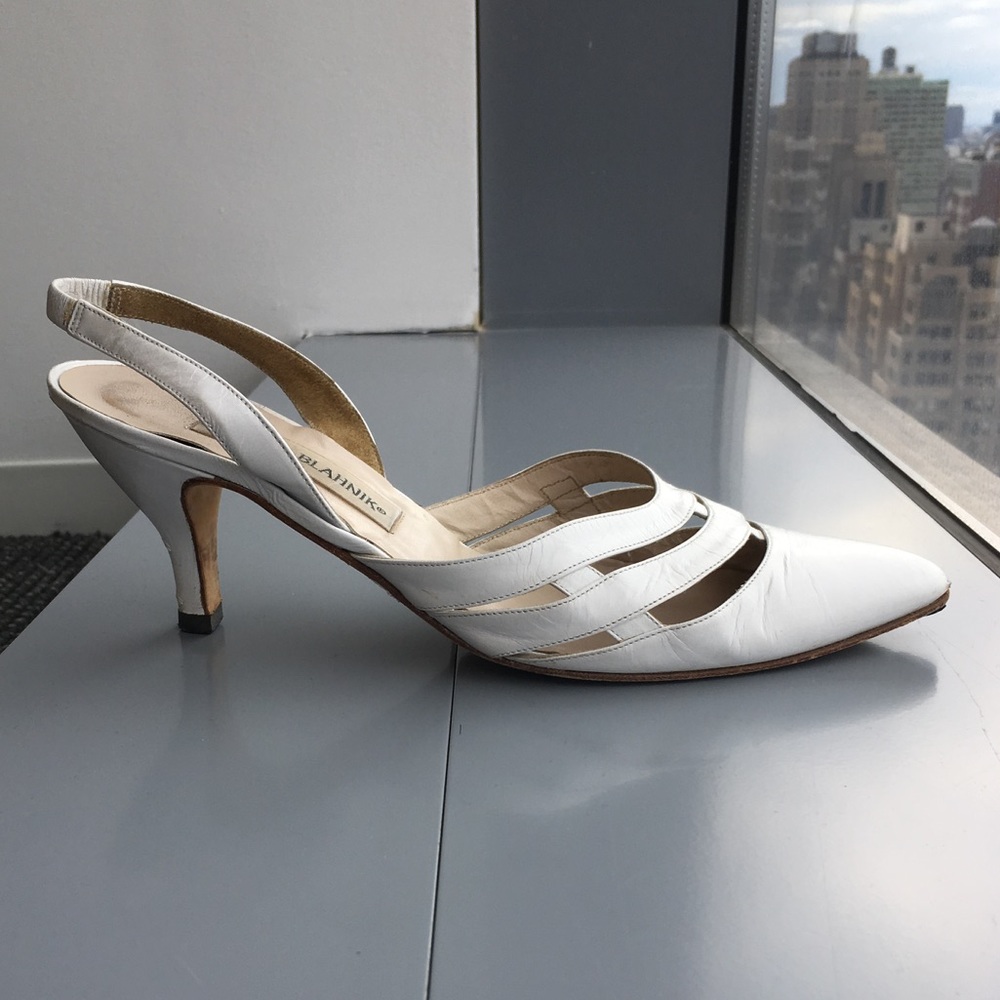 MANOLO BLAHNIK vintage white leather pumps - 37 (US 7)