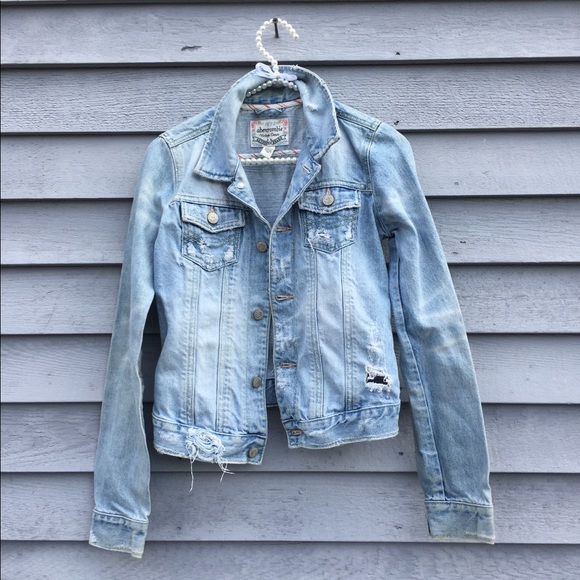 Abercrombie Jackets & Blazers - Vintage Abercrombie Light Wash Denim Jacket