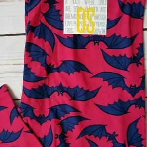 Lularoe OS Halloween leggings.