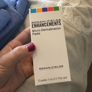 Microdermabrasion paste packets