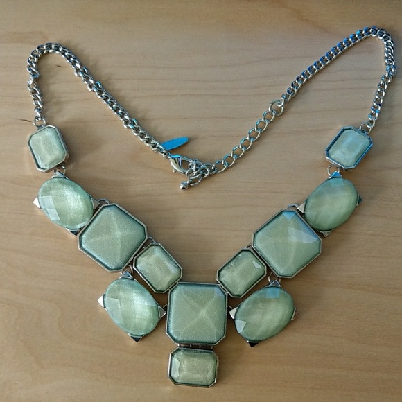 Light blue and silver necklace - Picture 2 of 4