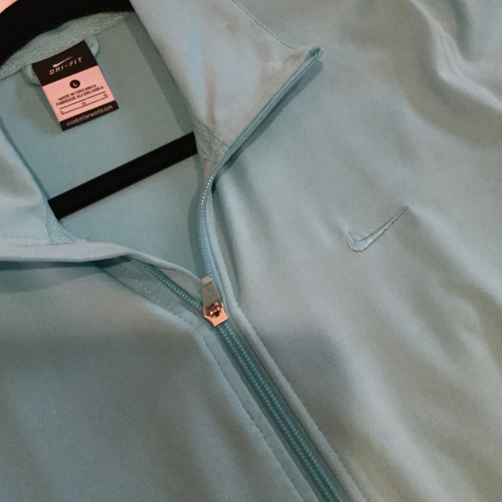 Nike Dri-Fit Jacket . - Picture 4 of 4
