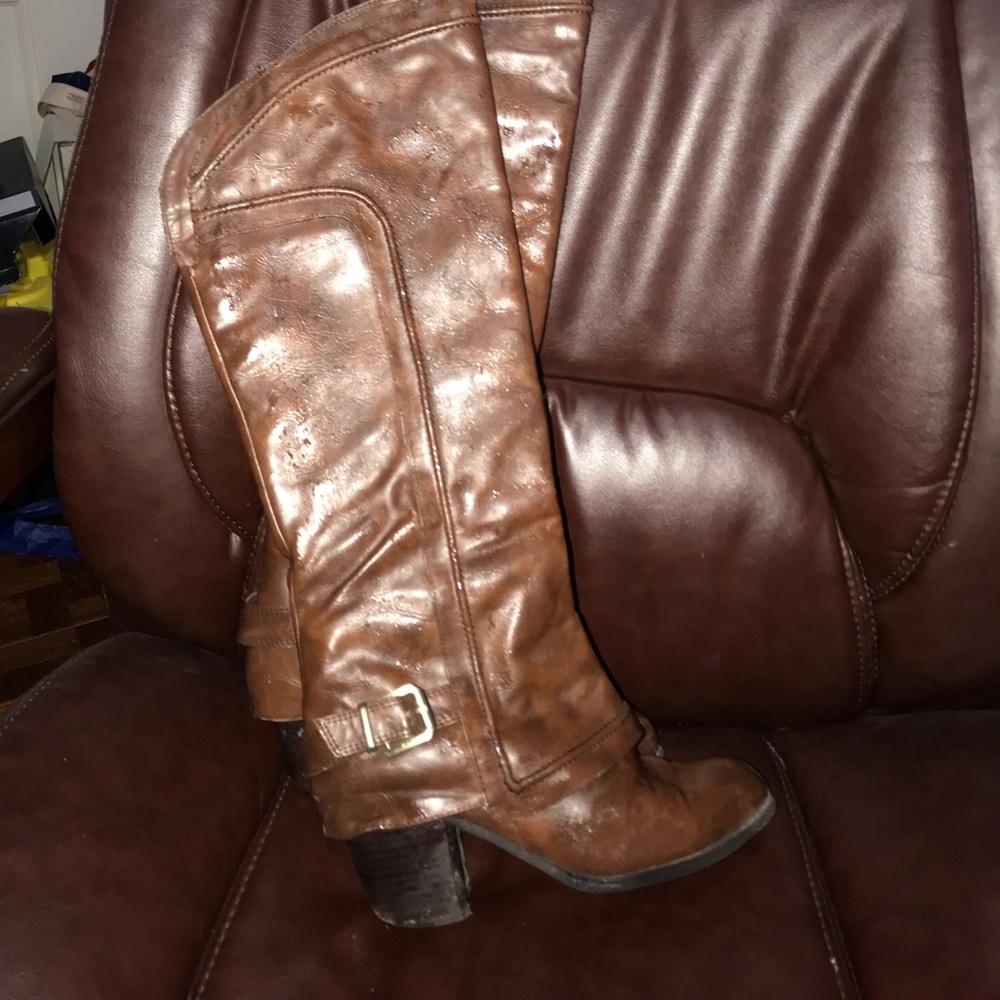 Knee boots