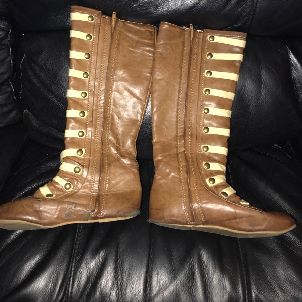 Knee boots