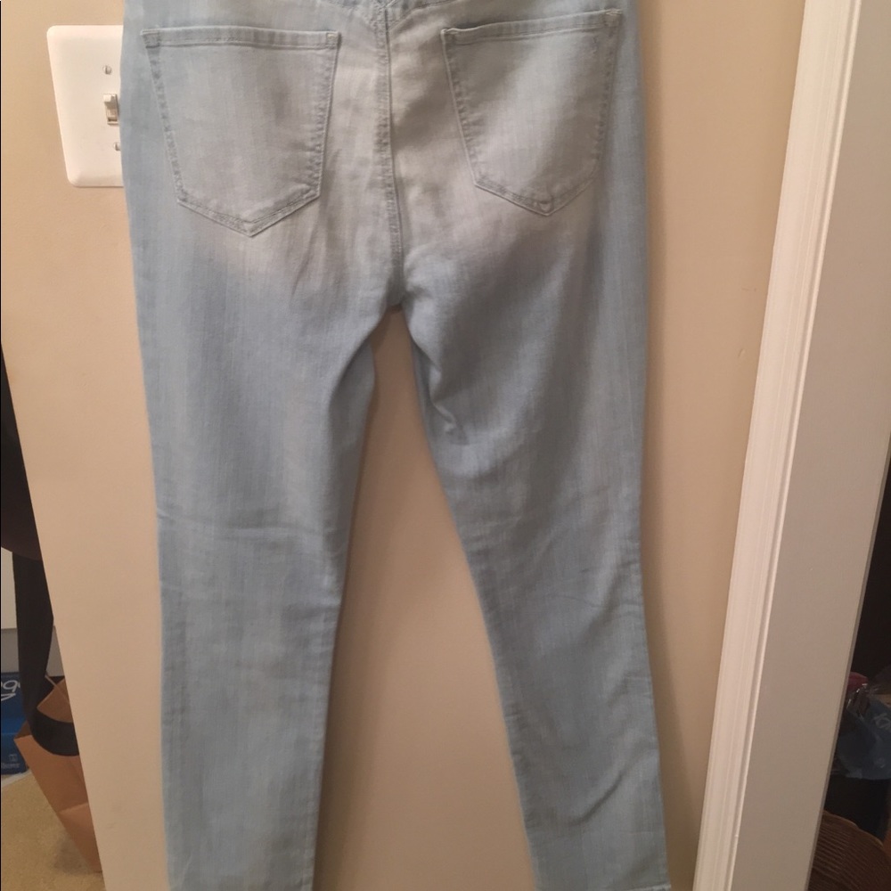 yummy straight leg jeans size 31 never worn