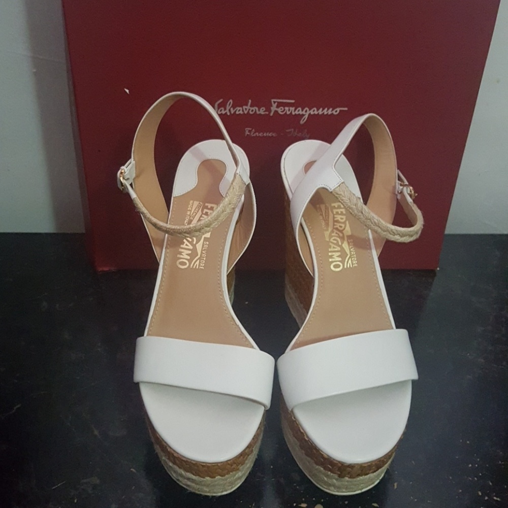 Ferragmo wedge