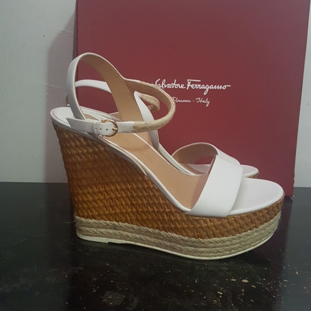 Ferragmo wedge - Picture 2 of 4