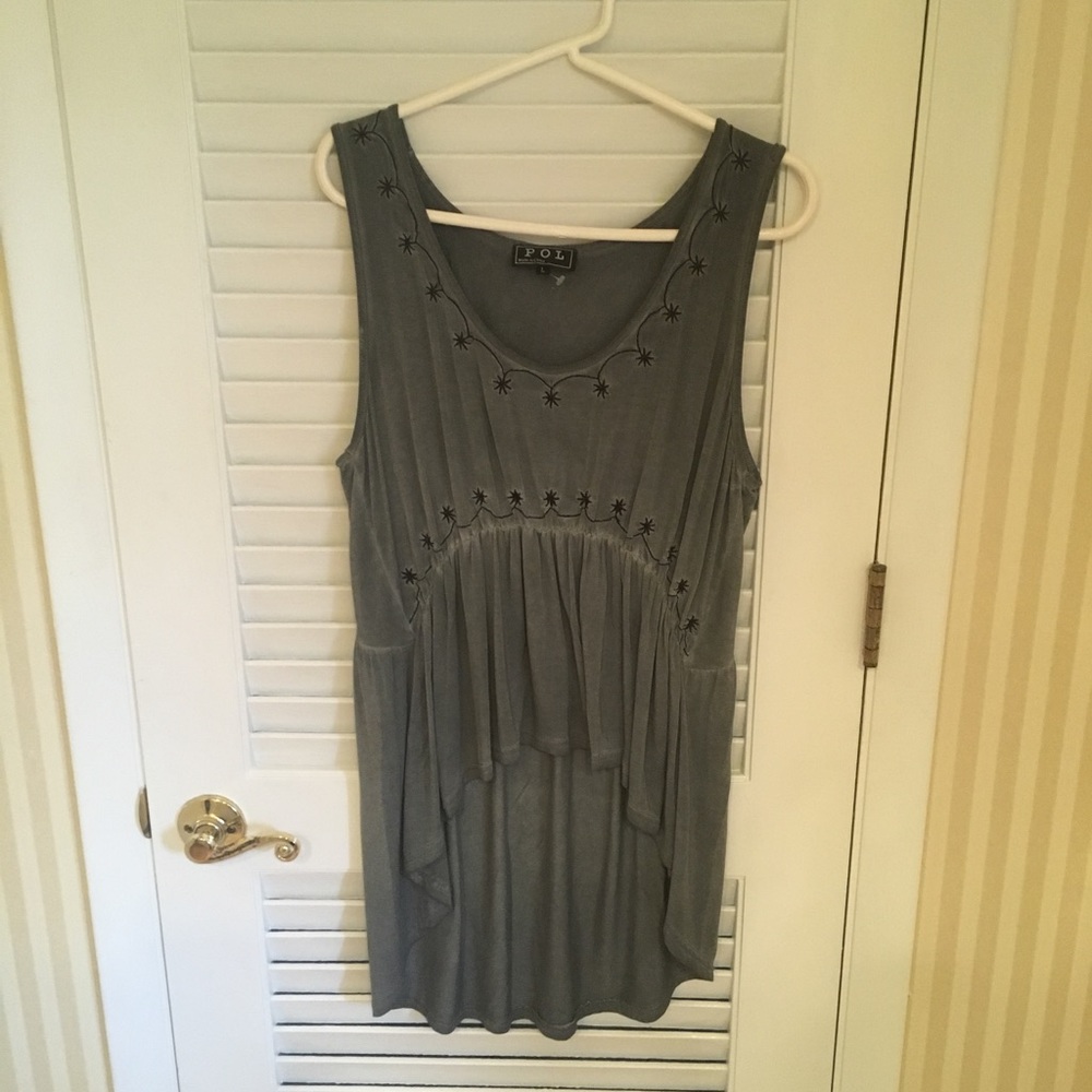 Boutique soft asymmetrical hem grey/blue tank