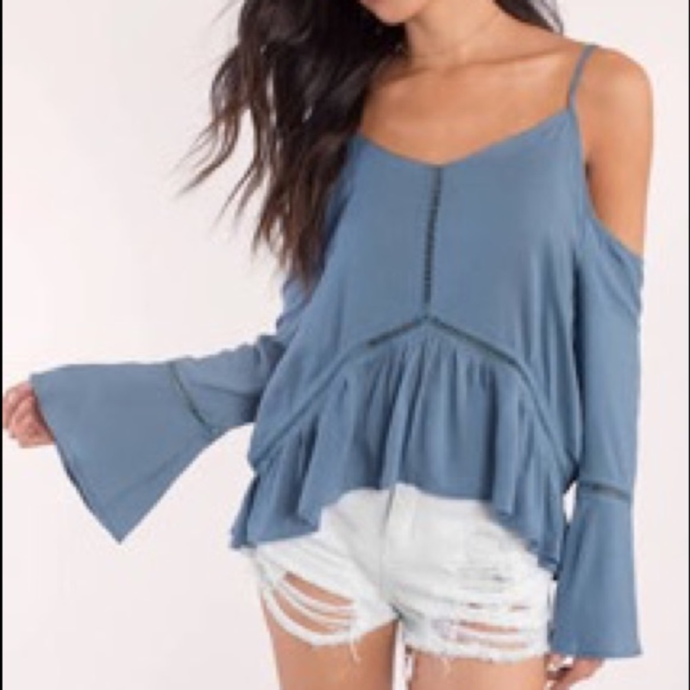 Tobi cold shoulder ladder trim top