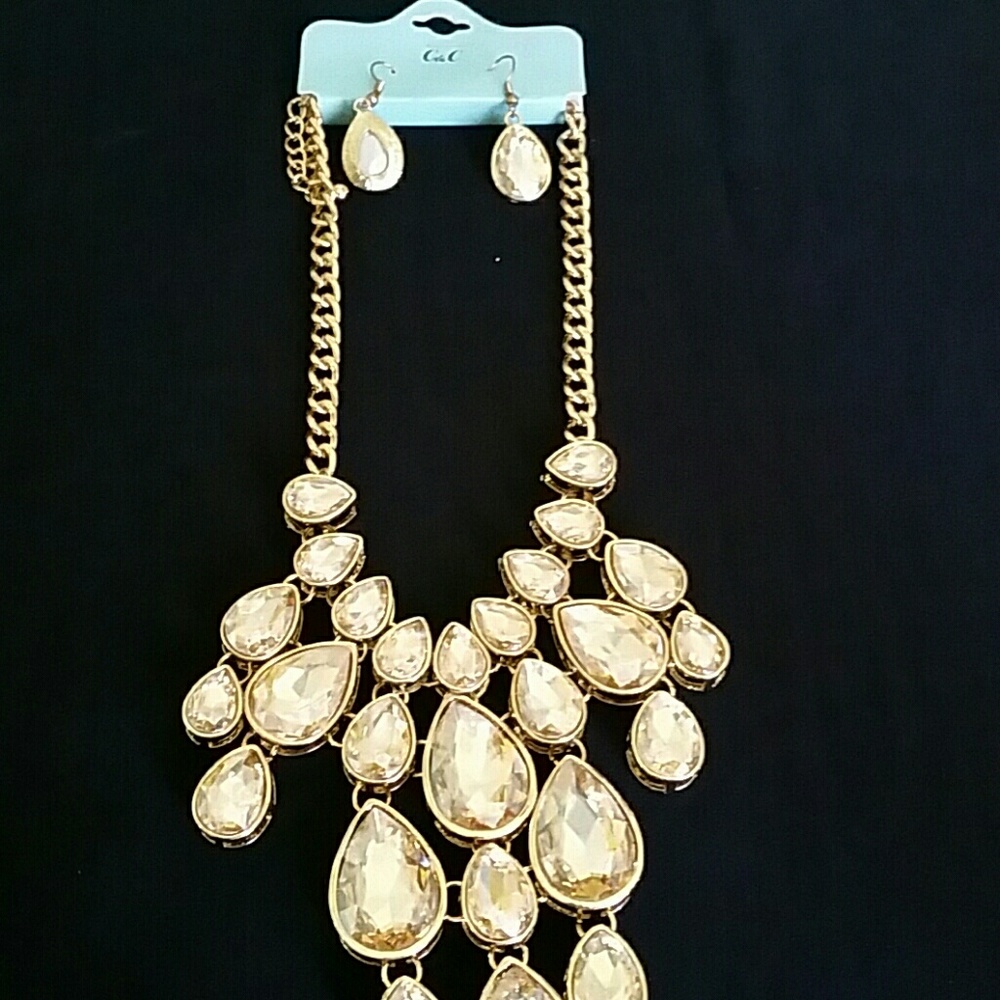 2 piece set gold crystal set in gold chain