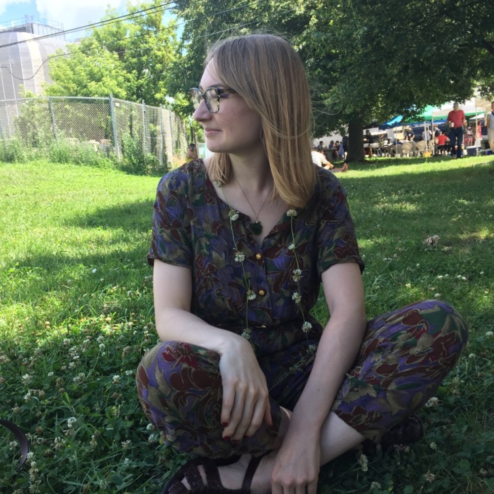 Meet your Posher, Caitlin