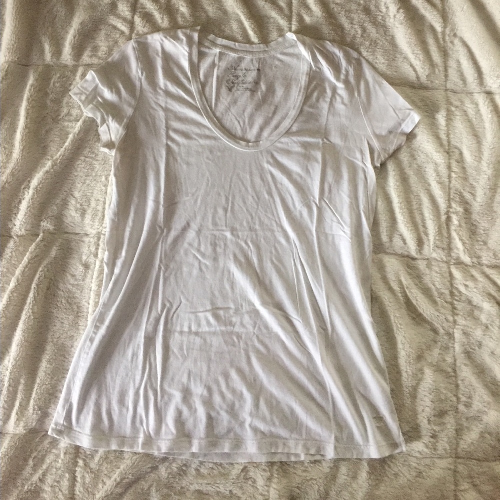 🎃 White tee