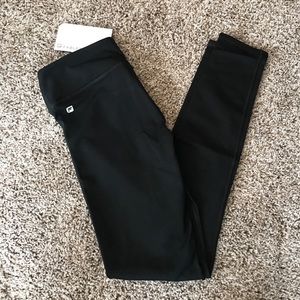 FABLETICS LEGGINGS NWT SIZE M
