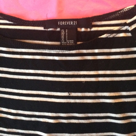 🔴F 21 Crop Top - Picture 3 of 5