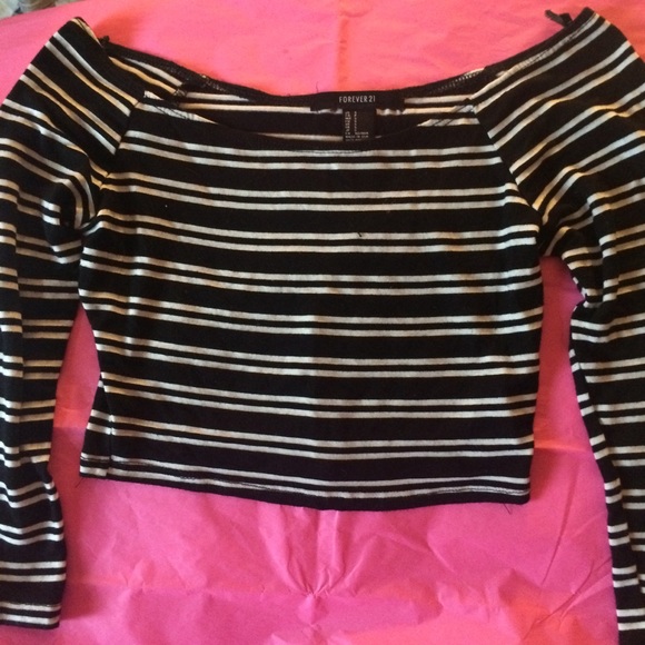 🔴F 21 Crop Top - Picture 4 of 5