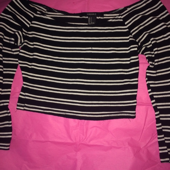 🔴F 21 Crop Top - Picture 5 of 5