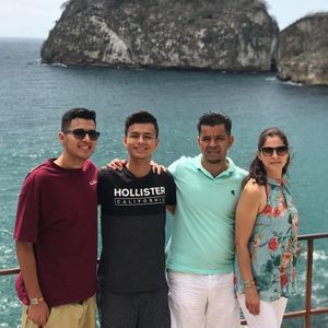 Meet your Posher, Alex