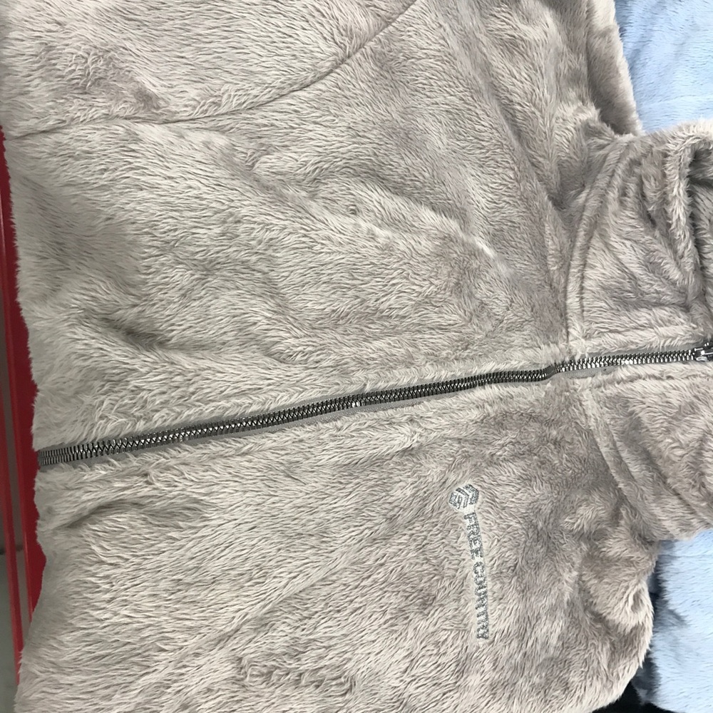Free country sweater