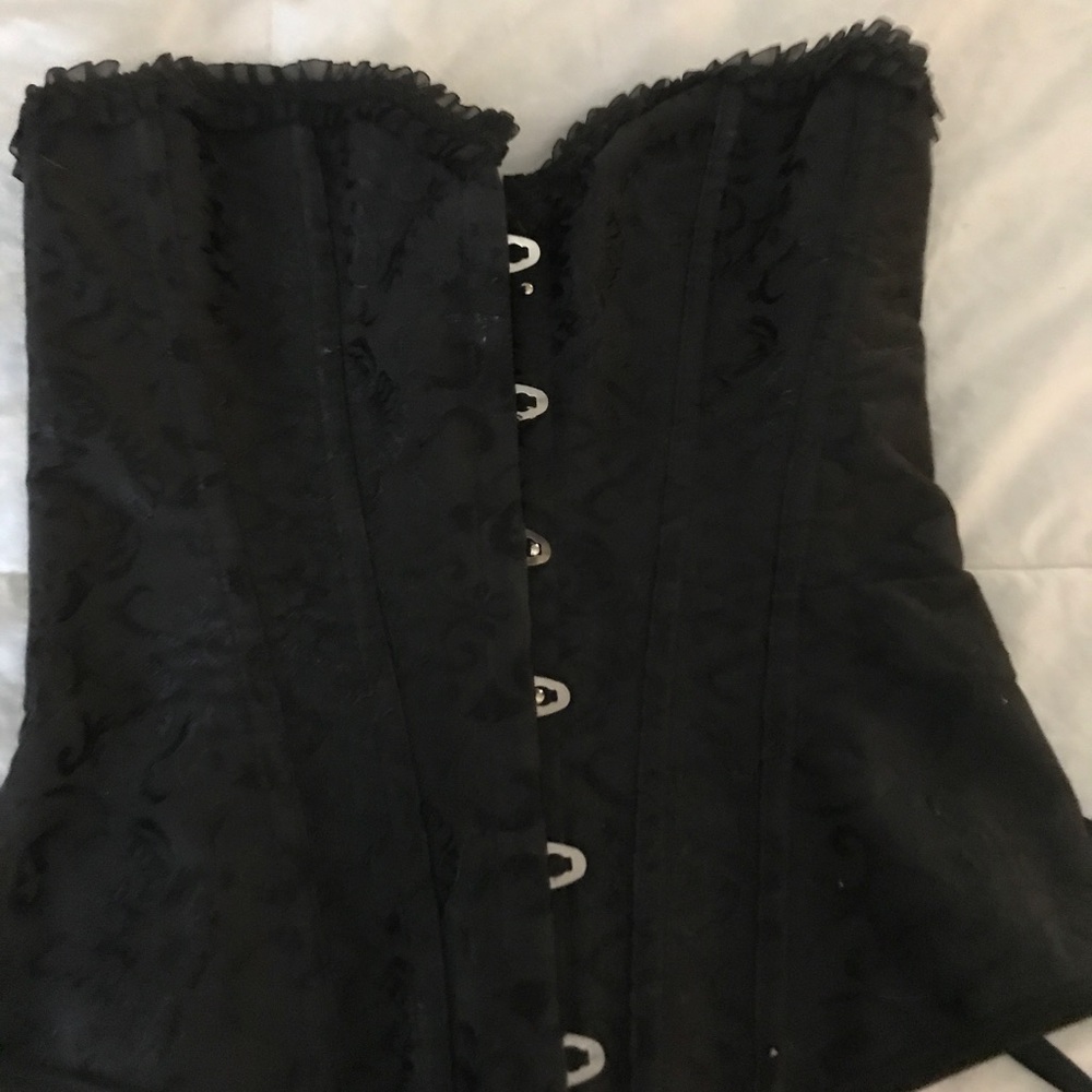 🔥LOWEST PRICE!❤️black corset ❤️Worn twice. SMALL