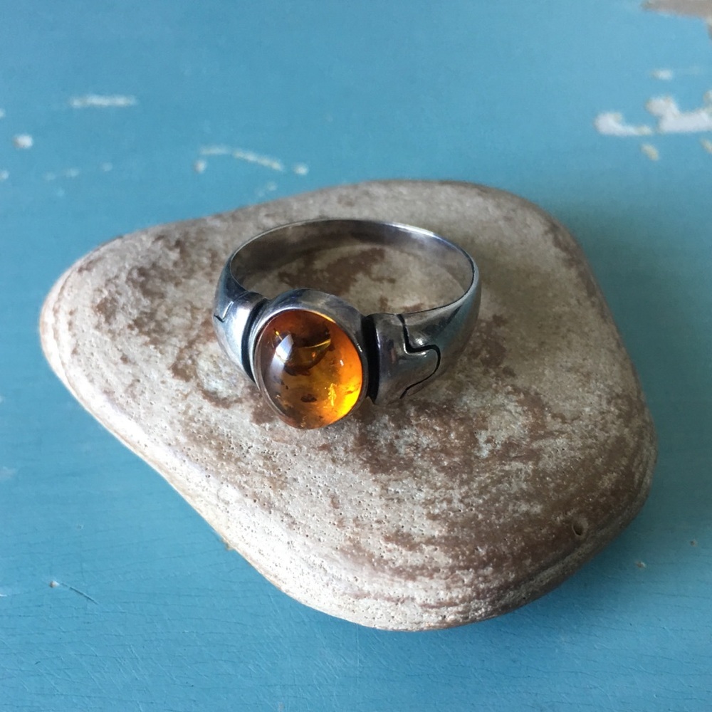 Smithsonian Baltic Amber Ring, 925 Silver