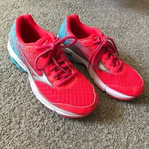 Women’s Mizuno Wave Rider 19