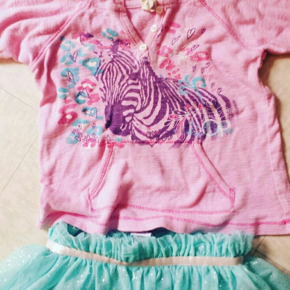 3T top and skirt - Picture 2 of 2