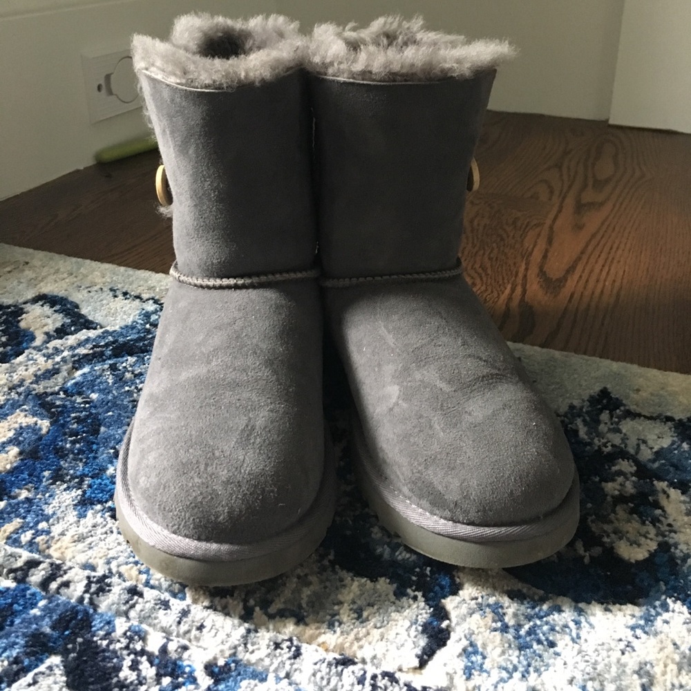 Gray ugg boots