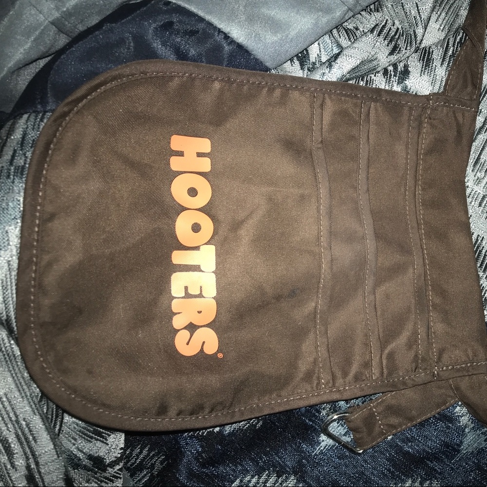Hooters