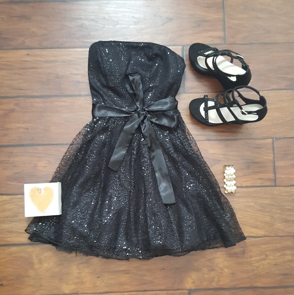 Black Sequin Mesh Dress - Picture 5 of 7