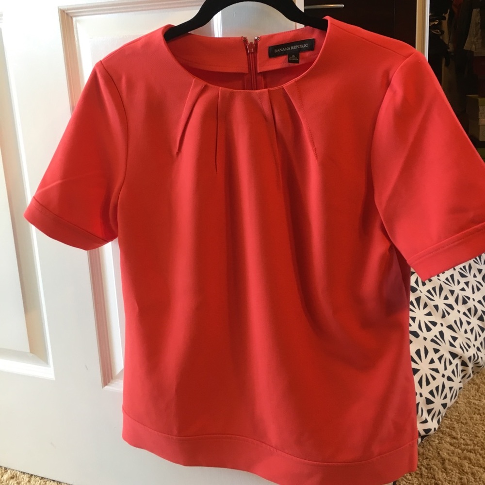 Banana Republic darted neck shirt
