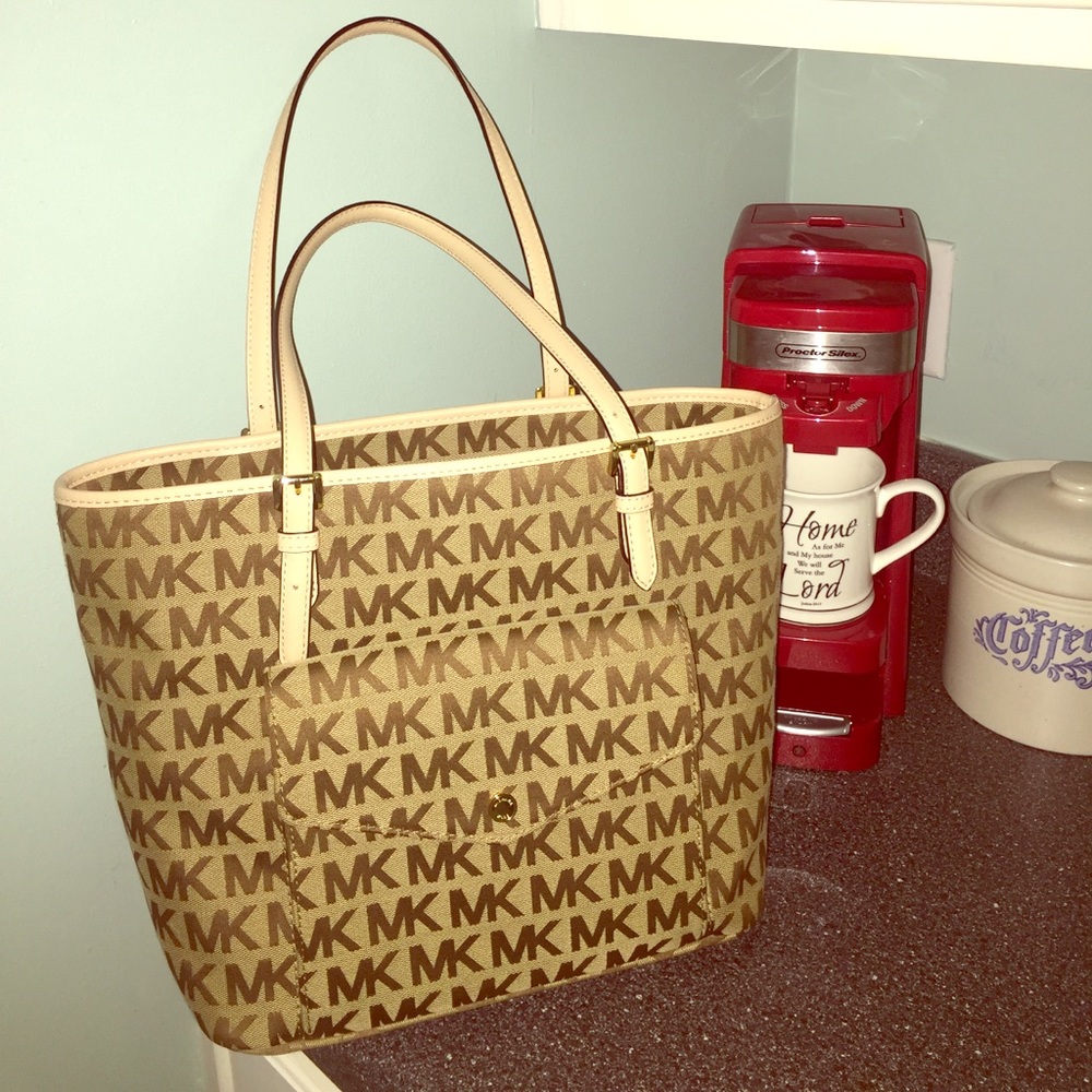 BRAND NEW Michael kors bag