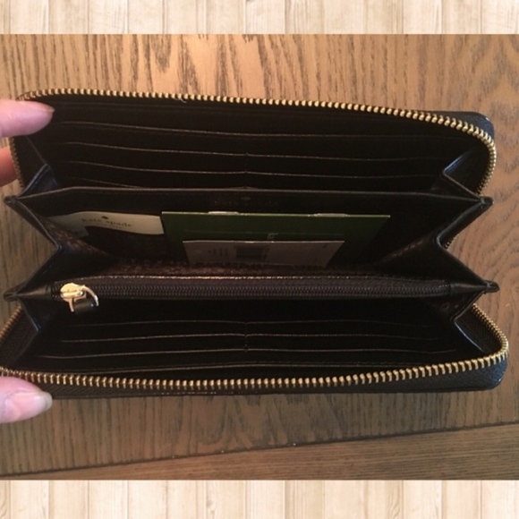 PM Editor Pick~Kate Spade Black Bow Leather Wallet - Picture 3 of 4