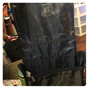 Thirty-one hanging traveler