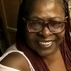 Meet your Posher, Edith