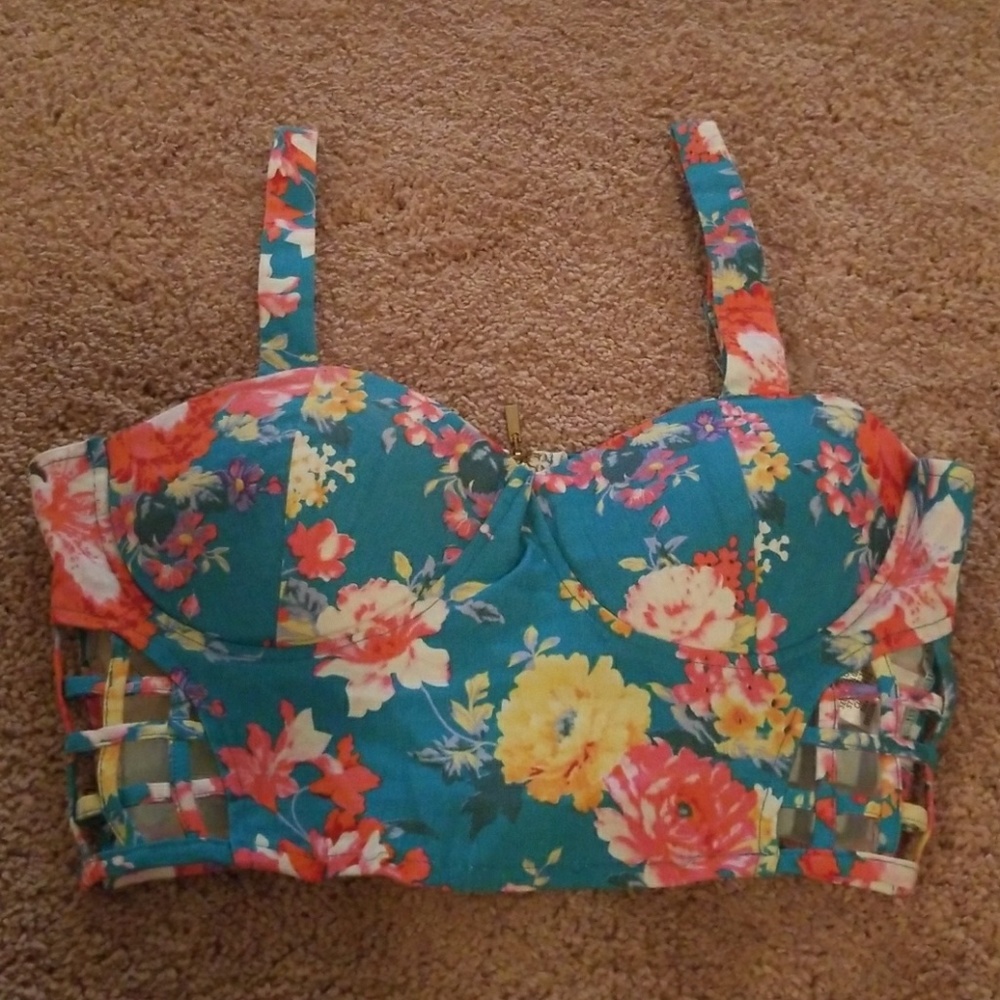 2 Cute! Crop top cami tank!!