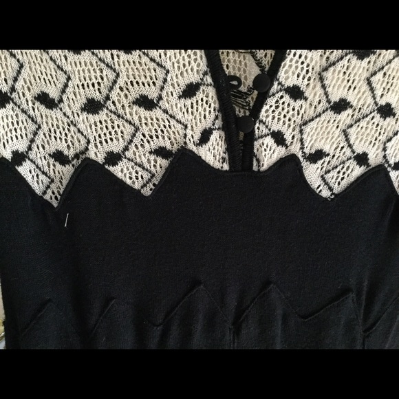 Knitted and knotted sexy sweater dress - Picture 4 of 7