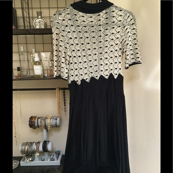 Knitted and knotted sexy sweater dress - Picture 6 of 7