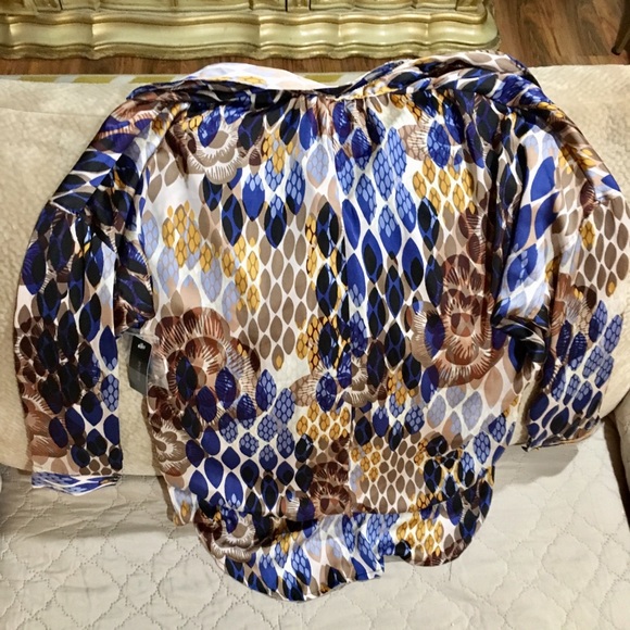 Bisou Bisou New Multi V neck Blouse - Picture 3 of 3