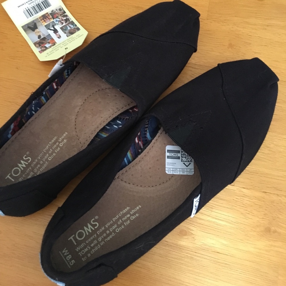 💎NWT Tom's shoes!!!💎